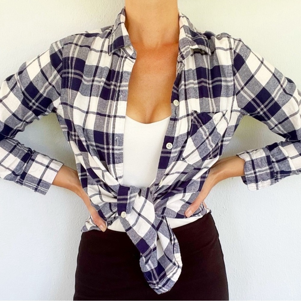 Old navy, navy and white flannel size medium